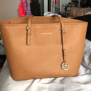 Michael Kors Jet Set Tote